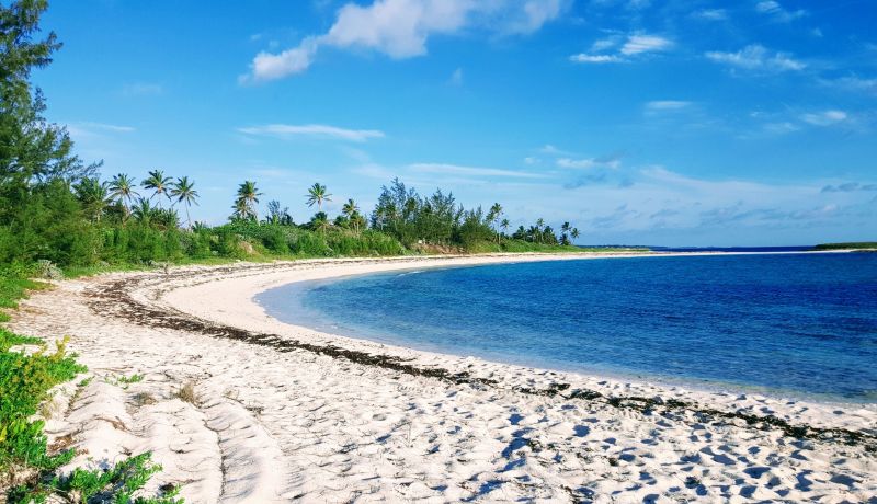 Blog | This dirt road in Governors Harbour reveals undercover beaches | caribbeantravel.com